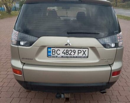 Міцубісі Аутлендер ХЛ 2007 у Трускавце на Automoto.ua Бежевий Міцубісі Аутлендер ХЛ, об'ємом двигуна 2.36 л та пробігом 202 тис. км за 8199 $, фото 12 на Automoto.ua