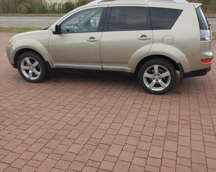 Міцубісі Аутлендер ХЛ 2007 у Трускавце на Automoto.ua Бежевий Міцубісі Аутлендер ХЛ, об'ємом двигуна 2.36 л та пробігом 202 тис. км за 8199 $, фото 17 на Automoto.ua