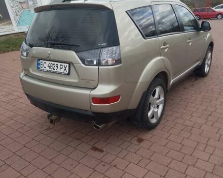 Міцубісі Аутлендер ХЛ 2007 у Трускавце на Automoto.ua Бежевий Міцубісі Аутлендер ХЛ, об'ємом двигуна 2.36 л та пробігом 202 тис. км за 8199 $, фото 20 на Automoto.ua
