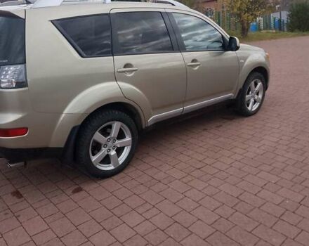 Міцубісі Аутлендер ХЛ 2007 у Трускавце на Automoto.ua Бежевий Міцубісі Аутлендер ХЛ, об'ємом двигуна 2.36 л та пробігом 202 тис. км за 8199 $, фото 19 на Automoto.ua