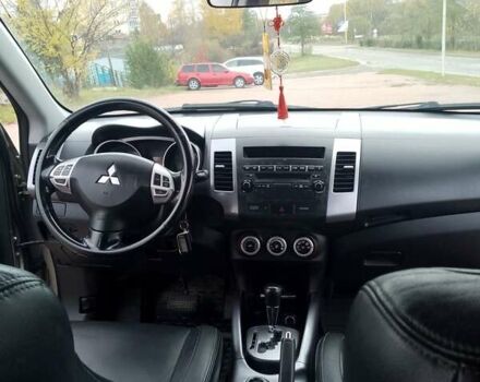 Міцубісі Аутлендер ХЛ 2007 у Трускавце на Automoto.ua Бежевий Міцубісі Аутлендер ХЛ, об'ємом двигуна 2.36 л та пробігом 202 тис. км за 8199 $, фото 15 на Automoto.ua