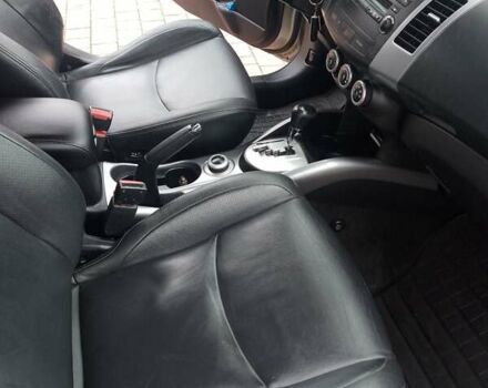 Міцубісі Аутлендер ХЛ 2007 у Трускавце на Automoto.ua Бежевий Міцубісі Аутлендер ХЛ, об'ємом двигуна 2.36 л та пробігом 202 тис. км за 8199 $, фото 13 на Automoto.ua