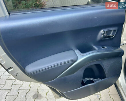 Бежевый Мицубиси Аутлендер ХЛ, объемом двигателя 2 л и пробегом 226 тыс. км за 8999 $, фото 19 на Automoto.ua