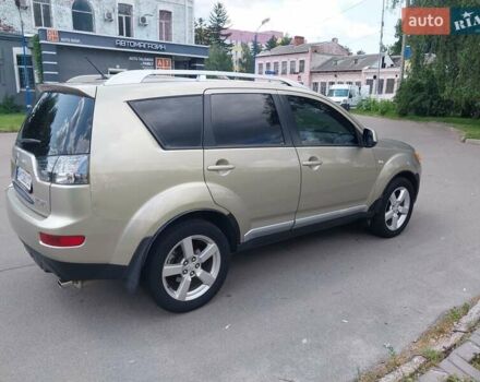 Бежевый Мицубиси Аутлендер ХЛ, объемом двигателя 2.4 л и пробегом 275 тыс. км за 8600 $, фото 5 на Automoto.ua