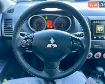 Бежевый Мицубиси Аутлендер ХЛ, объемом двигателя 2 л и пробегом 226 тыс. км за 8999 $, фото 45 на Automoto.ua