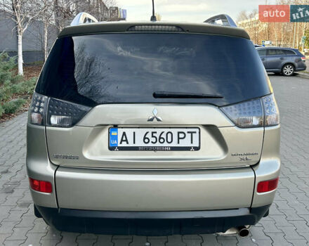 Бежевый Мицубиси Аутлендер ХЛ, объемом двигателя 2 л и пробегом 226 тыс. км за 8999 $, фото 6 на Automoto.ua
