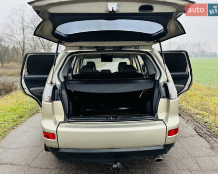 Бежевый Мицубиси Аутлендер ХЛ, объемом двигателя 2.4 л и пробегом 107 тыс. км за 9900 $, фото 10 на Automoto.ua