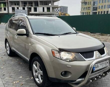Бежевый Мицубиси Аутлендер ХЛ, объемом двигателя 3 л и пробегом 235 тыс. км за 8000 $, фото 5 на Automoto.ua