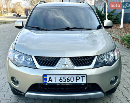Бежевый Мицубиси Аутлендер ХЛ, объемом двигателя 2 л и пробегом 226 тыс. км за 8999 $, фото 1 на Automoto.ua
