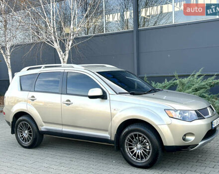 Бежевый Мицубиси Аутлендер ХЛ, объемом двигателя 2 л и пробегом 226 тыс. км за 8999 $, фото 3 на Automoto.ua