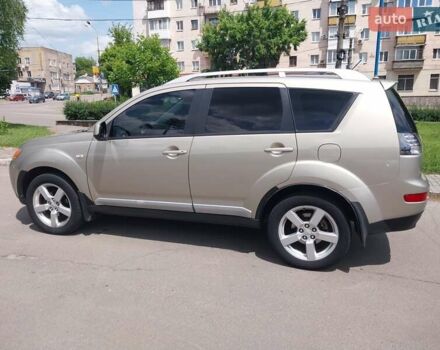 Бежевый Мицубиси Аутлендер ХЛ, объемом двигателя 2.4 л и пробегом 275 тыс. км за 8600 $, фото 11 на Automoto.ua