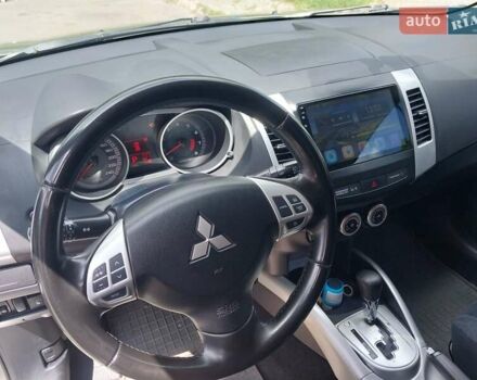 Бежевый Мицубиси Аутлендер ХЛ, объемом двигателя 2.4 л и пробегом 275 тыс. км за 8600 $, фото 15 на Automoto.ua