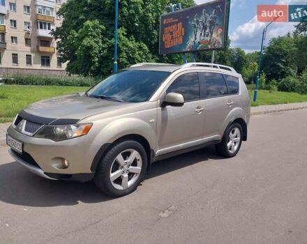 Бежевый Мицубиси Аутлендер ХЛ, объемом двигателя 2.4 л и пробегом 275 тыс. км за 8600 $, фото 10 на Automoto.ua