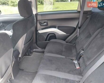 Бежевый Мицубиси Аутлендер ХЛ, объемом двигателя 2.4 л и пробегом 275 тыс. км за 8600 $, фото 12 на Automoto.ua