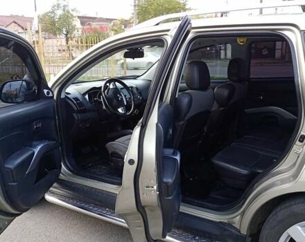 Бежевый Мицубиси Аутлендер ХЛ, объемом двигателя 3 л и пробегом 127 тыс. км за 12000 $, фото 4 на Automoto.ua