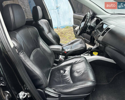 Чорний Міцубісі Аутлендер ХЛ, об'ємом двигуна 2.4 л та пробігом 283 тис. км за 8900 $, фото 14 на Automoto.ua