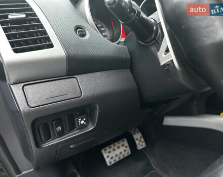 Черный Мицубиси Аутлендер ХЛ, объемом двигателя 2.4 л и пробегом 283 тыс. км за 8900 $, фото 16 на Automoto.ua