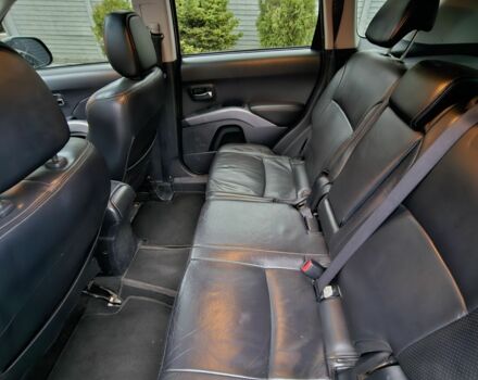 Чорний Міцубісі Аутлендер ХЛ, об'ємом двигуна 3 л та пробігом 238 тис. км за 10800 $, фото 18 на Automoto.ua