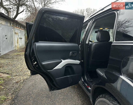 Чорний Міцубісі Аутлендер ХЛ, об'ємом двигуна 2.4 л та пробігом 283 тис. км за 8900 $, фото 11 на Automoto.ua