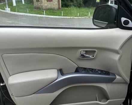 Чорний Міцубісі Аутлендер ХЛ, об'ємом двигуна 3 л та пробігом 264 тис. км за 9500 $, фото 8 на Automoto.ua