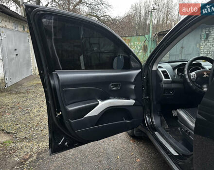 Чорний Міцубісі Аутлендер ХЛ, об'ємом двигуна 2.4 л та пробігом 283 тис. км за 8900 $, фото 10 на Automoto.ua