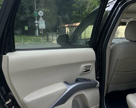 Чорний Міцубісі Аутлендер ХЛ, об'ємом двигуна 3 л та пробігом 264 тис. км за 9500 $, фото 6 на Automoto.ua