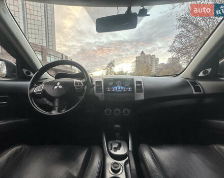 Черный Мицубиси Аутлендер ХЛ, объемом двигателя 2.4 л и пробегом 230 тыс. км за 8500 $, фото 15 на Automoto.ua
