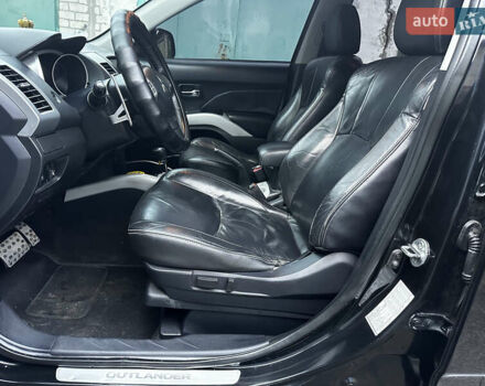 Чорний Міцубісі Аутлендер ХЛ, об'ємом двигуна 2.4 л та пробігом 283 тис. км за 8900 $, фото 28 на Automoto.ua