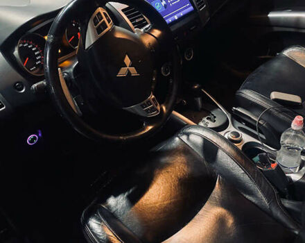 Черный Мицубиси Аутлендер ХЛ, объемом двигателя 3 л и пробегом 253 тыс. км за 9800 $, фото 8 на Automoto.ua