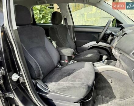 Чорний Міцубісі Аутлендер ХЛ, об'ємом двигуна 2.4 л та пробігом 104 тис. км за 10800 $, фото 8 на Automoto.ua