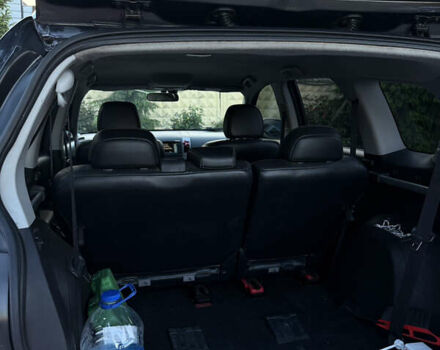 Черный Мицубиси Аутлендер ХЛ, объемом двигателя 2 л и пробегом 281 тыс. км за 9000 $, фото 7 на Automoto.ua