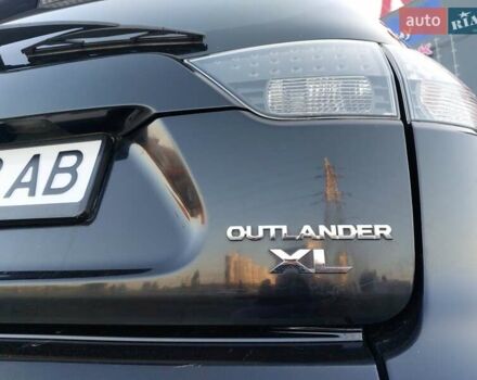 Чорний Міцубісі Аутлендер ХЛ, об'ємом двигуна 2.4 л та пробігом 181 тис. км за 8990 $, фото 12 на Automoto.ua
