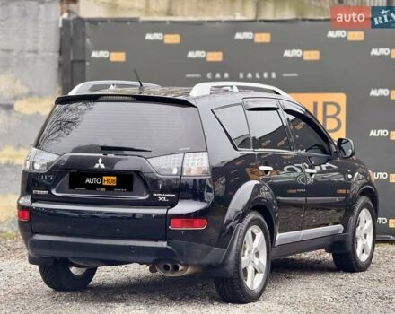 Черный Мицубиси Аутлендер ХЛ, объемом двигателя 3 л и пробегом 214 тыс. км за 9500 $, фото 7 на Automoto.ua