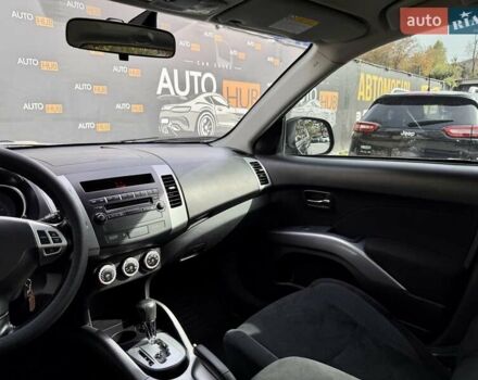 Чорний Міцубісі Аутлендер ХЛ, об'ємом двигуна 2.4 л та пробігом 104 тис. км за 10800 $, фото 11 на Automoto.ua