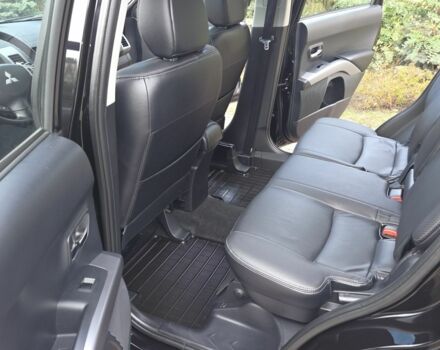 Черный Мицубиси Аутлендер ХЛ, объемом двигателя 2.4 л и пробегом 31 тыс. км за 15000 $, фото 7 на Automoto.ua