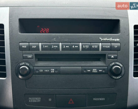 Черный Мицубиси Аутлендер ХЛ, объемом двигателя 2.4 л и пробегом 212 тыс. км за 9350 $, фото 14 на Automoto.ua