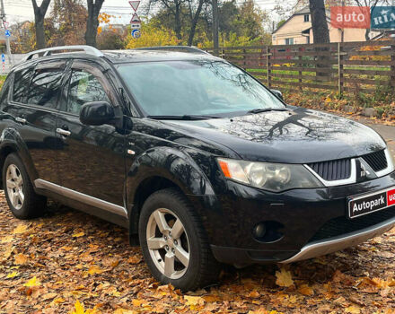 Черный Мицубиси Аутлендер ХЛ, объемом двигателя 3 л и пробегом 285 тыс. км за 9590 $, фото 3 на Automoto.ua