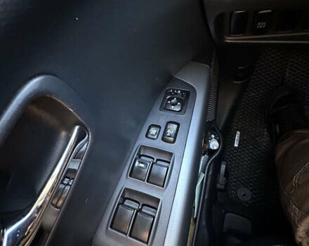 Черный Мицубиси Аутлендер ХЛ, объемом двигателя 2.4 л и пробегом 198 тыс. км за 11000 $, фото 17 на Automoto.ua