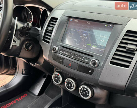 Черный Мицубиси Аутлендер ХЛ, объемом двигателя 3 л и пробегом 154 тыс. км за 8900 $, фото 19 на Automoto.ua