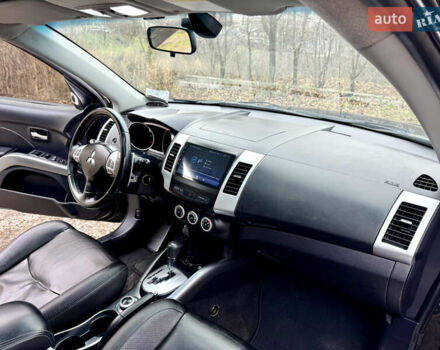 Чорний Міцубісі Аутлендер ХЛ, об'ємом двигуна 2.4 л та пробігом 229 тис. км за 9790 $, фото 19 на Automoto.ua