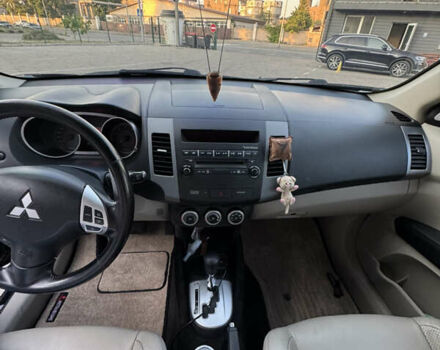 Чорний Міцубісі Аутлендер ХЛ, об'ємом двигуна 3 л та пробігом 243 тис. км за 12500 $, фото 22 на Automoto.ua
