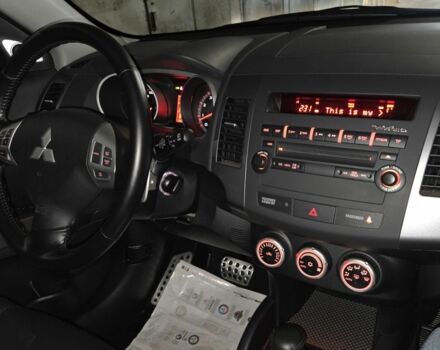 Черный Мицубиси Аутлендер ХЛ, объемом двигателя 2.4 л и пробегом 31 тыс. км за 15000 $, фото 8 на Automoto.ua