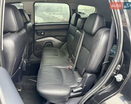 Черный Мицубиси Аутлендер ХЛ, объемом двигателя 3 л и пробегом 214 тыс. км за 9500 $, фото 10 на Automoto.ua