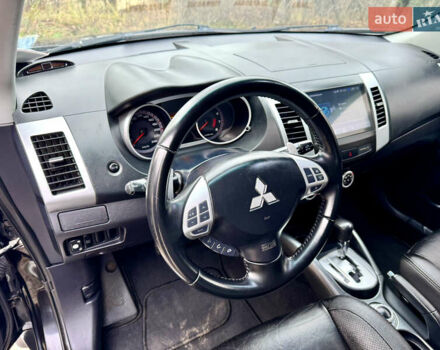 Чорний Міцубісі Аутлендер ХЛ, об'ємом двигуна 2.4 л та пробігом 229 тис. км за 9790 $, фото 11 на Automoto.ua