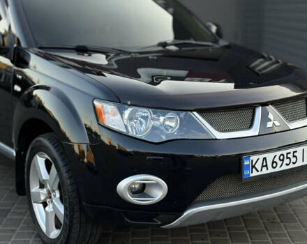 Чорний Міцубісі Аутлендер ХЛ, об'ємом двигуна 3 л та пробігом 243 тис. км за 12500 $, фото 5 на Automoto.ua