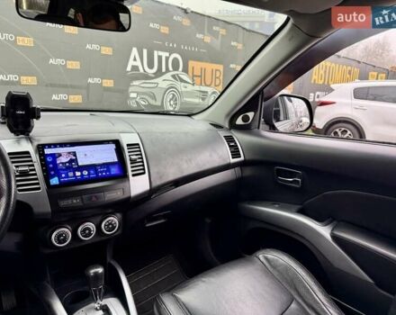 Черный Мицубиси Аутлендер ХЛ, объемом двигателя 3 л и пробегом 214 тыс. км за 9500 $, фото 14 на Automoto.ua