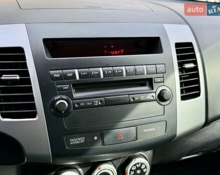 Чорний Міцубісі Аутлендер ХЛ, об'ємом двигуна 2.4 л та пробігом 104 тис. км за 10800 $, фото 14 на Automoto.ua