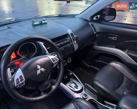 Чорний Міцубісі Аутлендер ХЛ, об'ємом двигуна 2.36 л та пробігом 230 тис. км за 9400 $, фото 13 на Automoto.ua