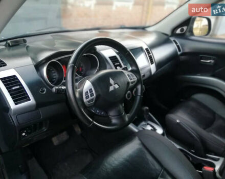 Чорний Міцубісі Аутлендер ХЛ, об'ємом двигуна 2.38 л та пробігом 228 тис. км за 7850 $, фото 7 на Automoto.ua