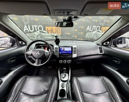 Черный Мицубиси Аутлендер ХЛ, объемом двигателя 3 л и пробегом 214 тыс. км за 9500 $, фото 13 на Automoto.ua